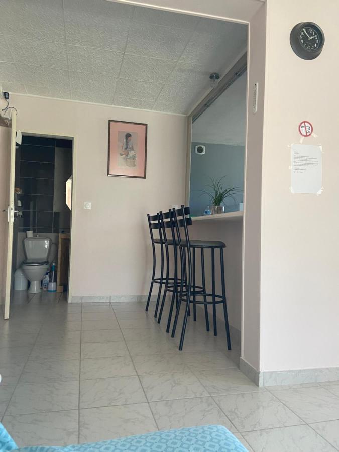Gite Esprit Etape Saint-Barthélemy-de-Vals Exterior foto
